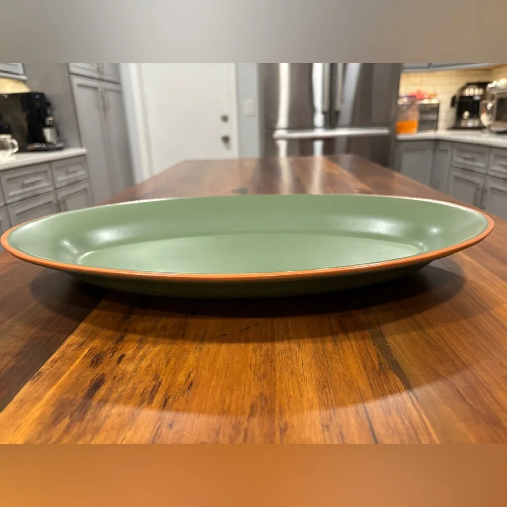 Casa Verde Terra Cotta WSP 18” Oval Serving Platter  - Green Terracotta